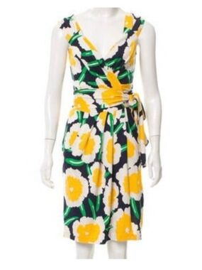Diane Von Furstenberg Celosa 100% Silk Floral Wrap Dress